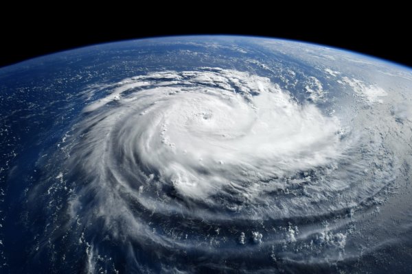 Wietnam: Ponad pół miliona osób ewakuowanych przed nadciągającym tajfunem