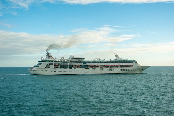 Załoga wycieczkowca uratowała rozbitków dryfujących na tratwie