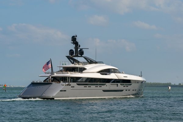 Niemal 3 mln dolarów dla załogi jachtu, który 