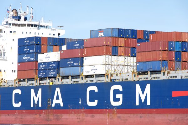 Grupa CMA CGM chce zbudować w Indiach sześć kontenerowców zasilanych LNG