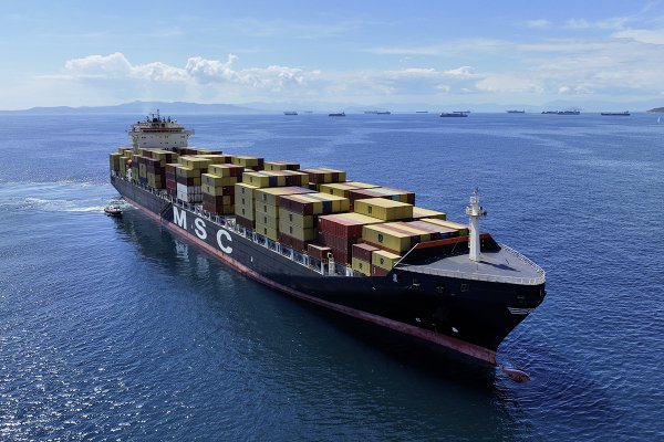 Kapitan ponad 300-metrowego kontenerowca z promilami | PortalMorski.pl