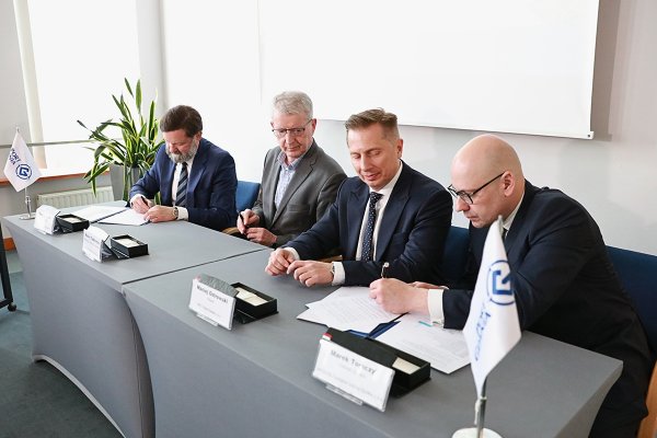 Port Gdynia podpisał umowę na budowę mroźni