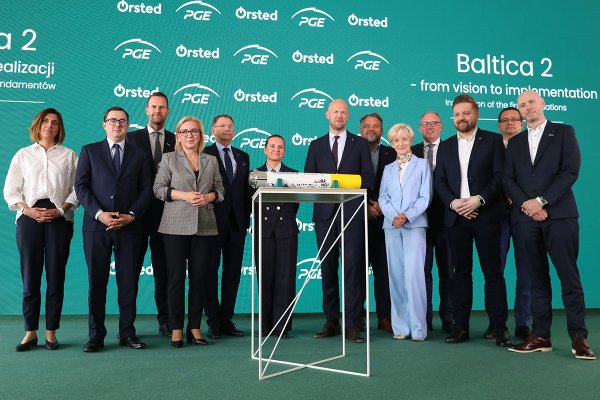 PGE i Ørsted rozpoczęły instalację fundamentów farmy wiatrowej Baltica 2...