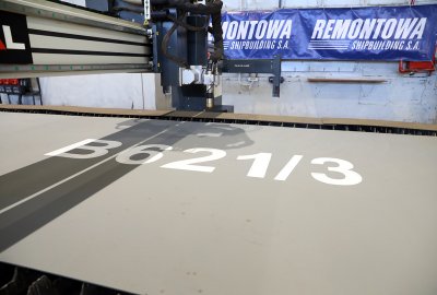 Stępka i cięcie stali na promy dla Szkocji w Remontowej Shipbuilding