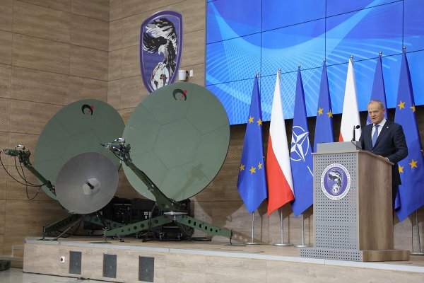 Premier Donald Tusk: Wpłynęła pierwsza zaliczka z programu SAFE - 6 mld ...
