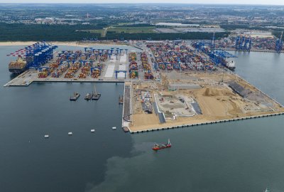 Czerwiec kolejnym miesiącem intensywnych działań na budowie terminala T5...