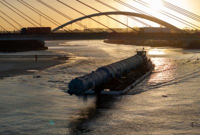 Gigantyczne kolumny petrochemiczne dotarły do ORLENU