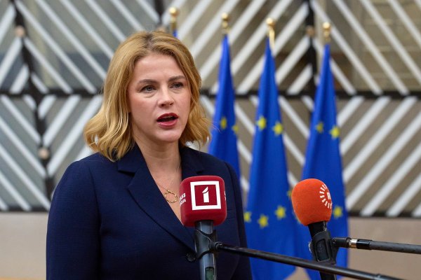 Na Bałtyku w pobliżu Lipawy uszkodzono podmorski światłowód