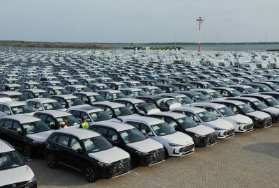 Tysiące luksusowych aut trafiło do kenijskiego portu zamiast do Dubaju...