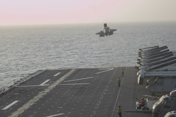 Blokada cieśniny Ormuz będzie dotyczyć tylko irańskich portów