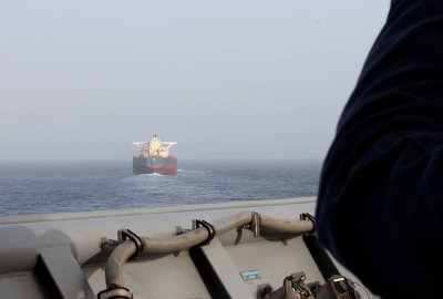 Siły USA próbują dyskretnie pomagać statkom w cieśninie Ormuz