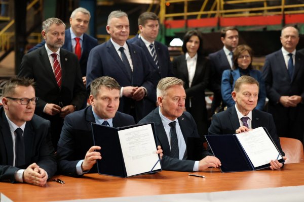 Węglokoks i Agencja Mienia Wojskowego właścicielami Huty Częstochowa