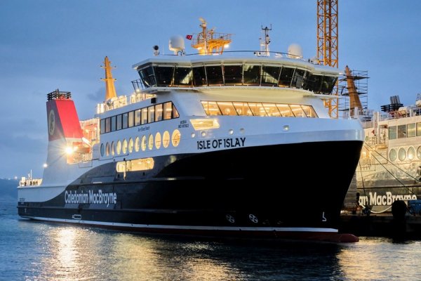 Szkocki armator CMAL rozpoczął eksploatację nowego promu