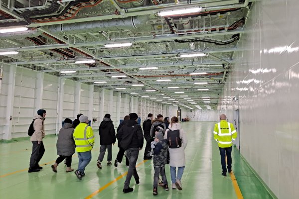 Ponad pięć tysięcy osób zwiedziło w niedzielę prom Jantar Unity