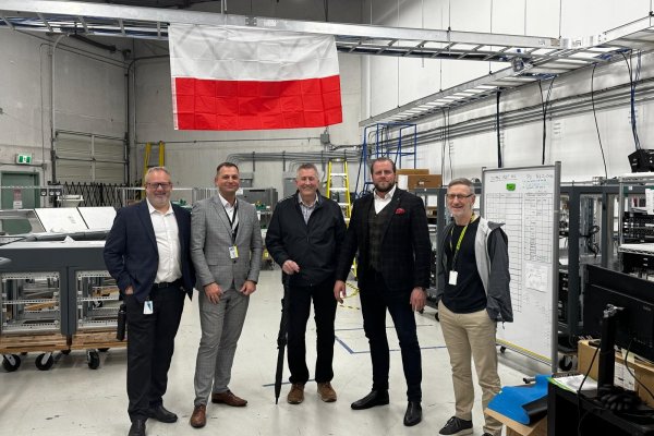 Podpisano umowę na systemy mostka dla okrętu Ratownik