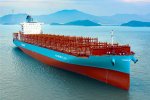 Maersk czarteruje kontenerowiec na metanol z japońskiej stoczni
