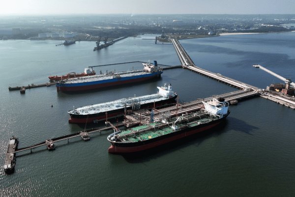 Naftoport utrzymał rekordowe przeładunki ropy w 2025 roku