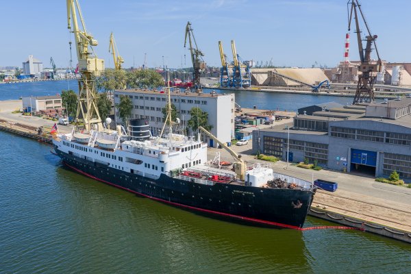 Nordstjernen po kolizji z nabrzeżem trafił do Gdańskiej Stoczni Remontow...