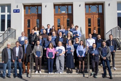 FORUM OKRĘTOWE: Wręczono dyplomy ukończenia studiów Budowa Okrętów