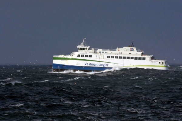 Kłopoty promu Herjólfur, czyli jak ekologia przegrywa z ekonomią