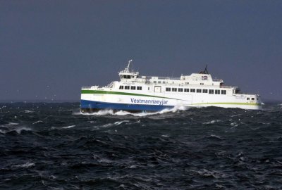 Kłopoty promu Herjólfur, czyli jak ekologia przegrywa z ekonomią