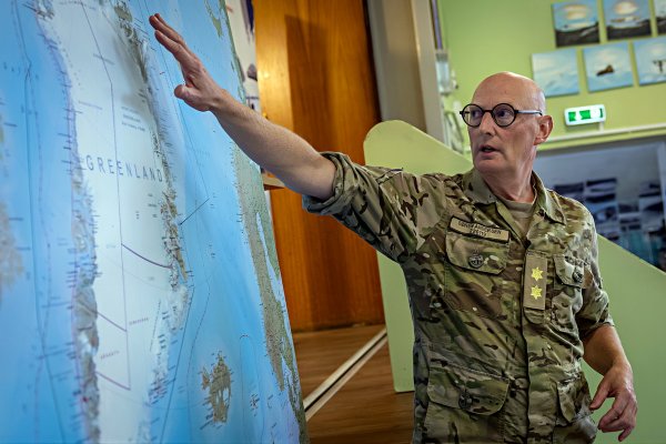 Dowództwo arktyczne: nie ma chińskich i rosyjskich okrętów koło Grenland...