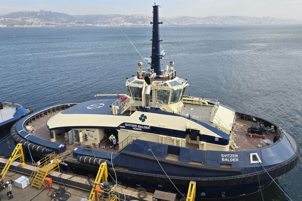 Najpotężniejszy elektryczny holownik portowy świata