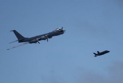 Brytyjskie myśliwce przechwyciły Tu-142 zrzucający boje sonarowe
