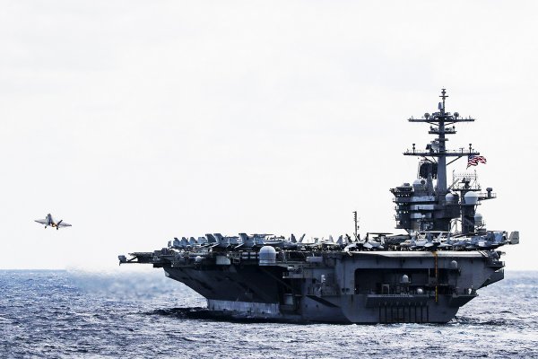 Armada USA płynąca do Zatoki Omańskiej spotka tam wrogie okręty