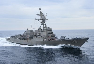Lolejny okręt US Navy dotarł w pobliże Bliskiego Wschodu