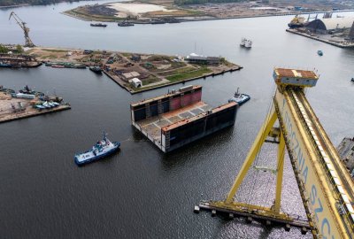 W Stoczni Szczecińskiej „Wulkan” zwodowano pierwszy moduł nowego doku...