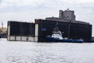 W Szczecinie zwodowano drugą część doku pływającego