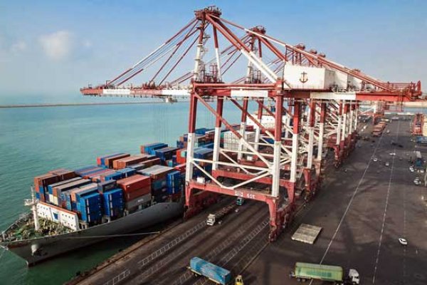 Iran: Zabici i ranni w dwóch eksplozjach w porcie Bandar Abbas