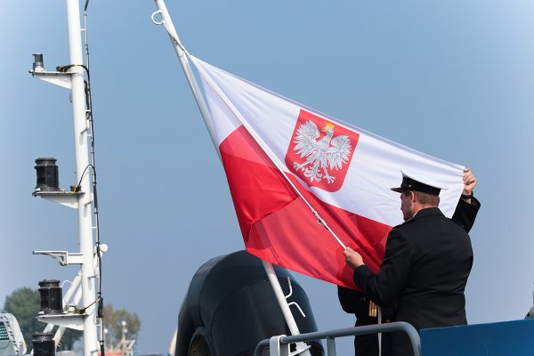 Powrót pod polską banderę musi zająć trochę czasu
