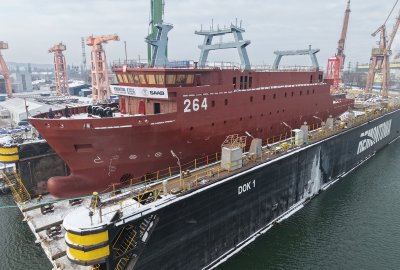 Chrzest i wodowanie okrętu rozpoznania radioelektronicznego ORP Henryk Z...