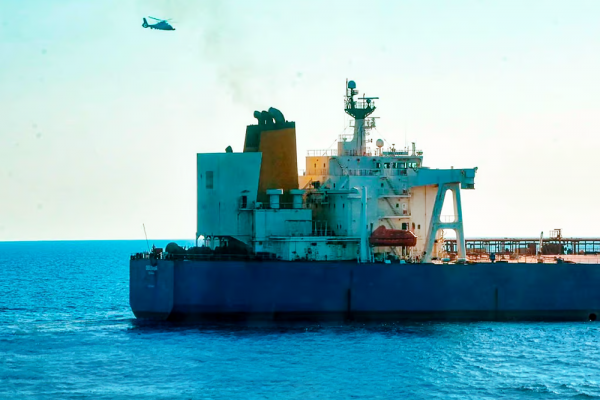Tankowiec z rosyjskiej floty cieni został zablokowany u wybrzeży Marsyli...