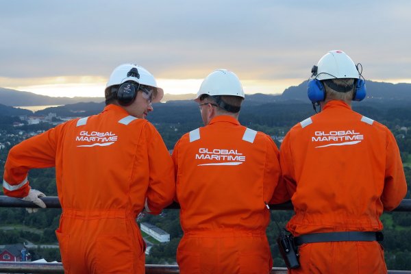 Firma z Dubaju chce złomować objęte sankcjami tankowce