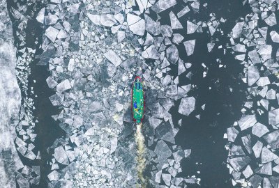 Wisła wciąż pokryta lodem, ale nie ma obecnie zagrożenia zatorem