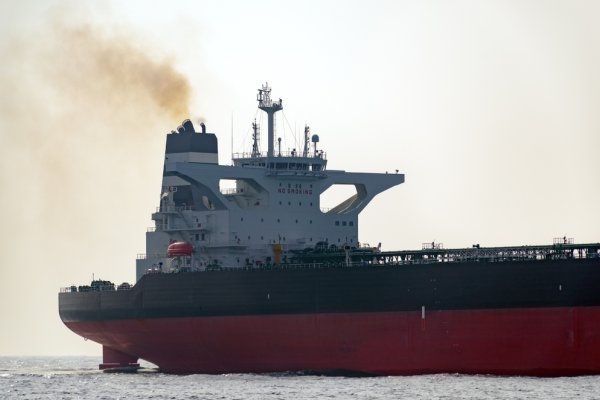 Dwa tankowce floty cieni zaatakowane pod Nowowrosyjskiem