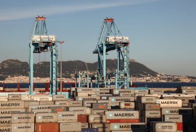 Port Algeciras odnotował wzrost przeładunków po spadkach na początku rok...