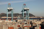 Port Algeciras odnotował wzrost przeładunków po spadkach na początku rok...