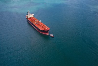 Doradca Trumpa: Tankowce zaczynają przepływać przez cieśninę Ormuz