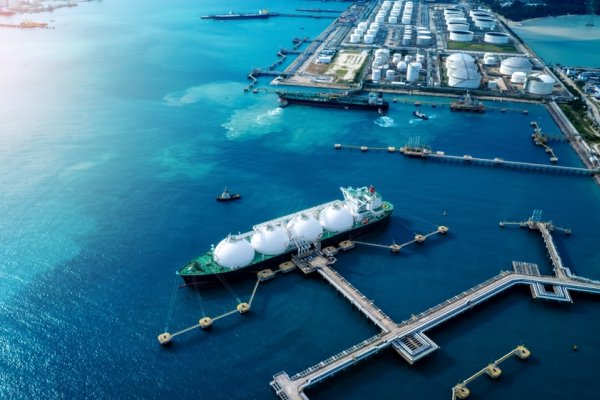 Zapasy gazu w magazynach UE zbliżają się do 29 proc., w Polsce - 45 proc...