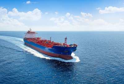 42 tankowce objęte sankcjami przepłynęły przez kanał La Manche