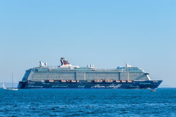 Ewakuacja statków wycieczkowych z rejonu Zatoki Perskiej 