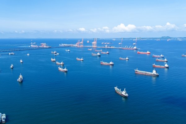 Hezbollah wznowił ataki, Iran wstrzymuje ruch w cieśninie Ormuz