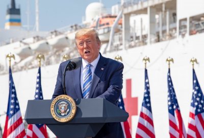 Donald Trump wznawia naciski na Iran, a ten grozi odwetem