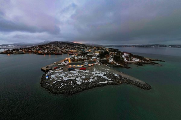 Norwegia: Zerwany kabel podmorski powodem awarii łączności na północy kr...