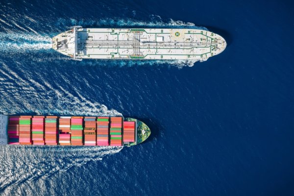 Iran ogłosił, że cieśnina Ormuz jest w pełni otwarta 