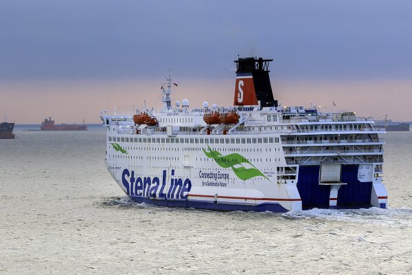 Uszkodzony prom Stena Spirit wypłynął w sobotę rano z Karlskrony